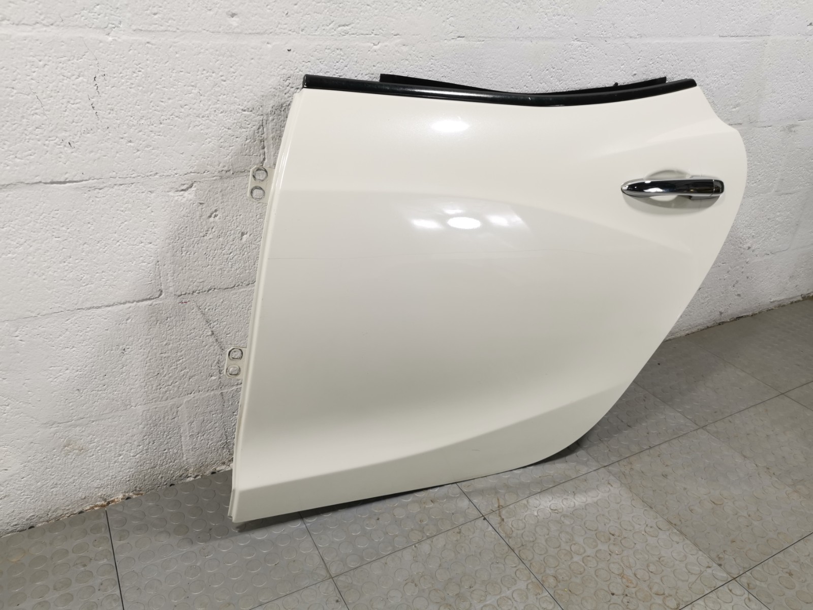 Maserati Ghibli RWD 3.0 L 2015 Rear Left Door Skin Shell White Color HP0896A OEM
