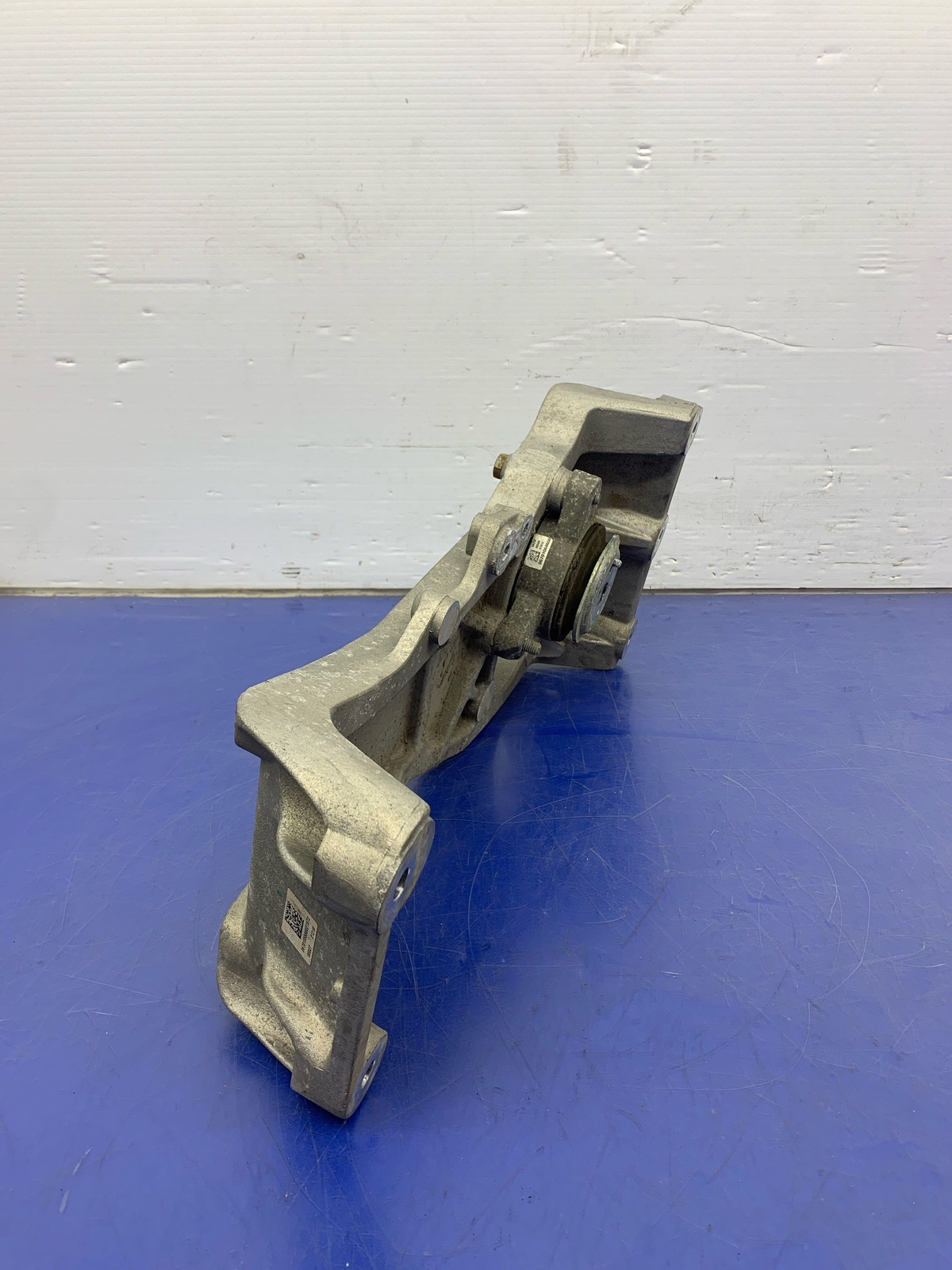 2017-2022 MASERATI LEVANTE M161 OEM 3.0L AWD TRANSMISSION GEARBOX MOUNT BRACKET