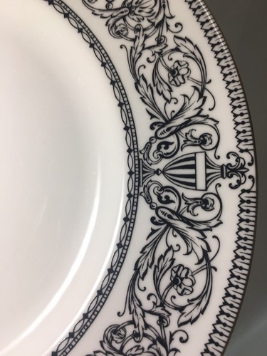 (12) Royal Worcester 'Padua' 10.625 Inch DINNER PLATES w/Black Scrolls & Urns - Picture 2 of 12