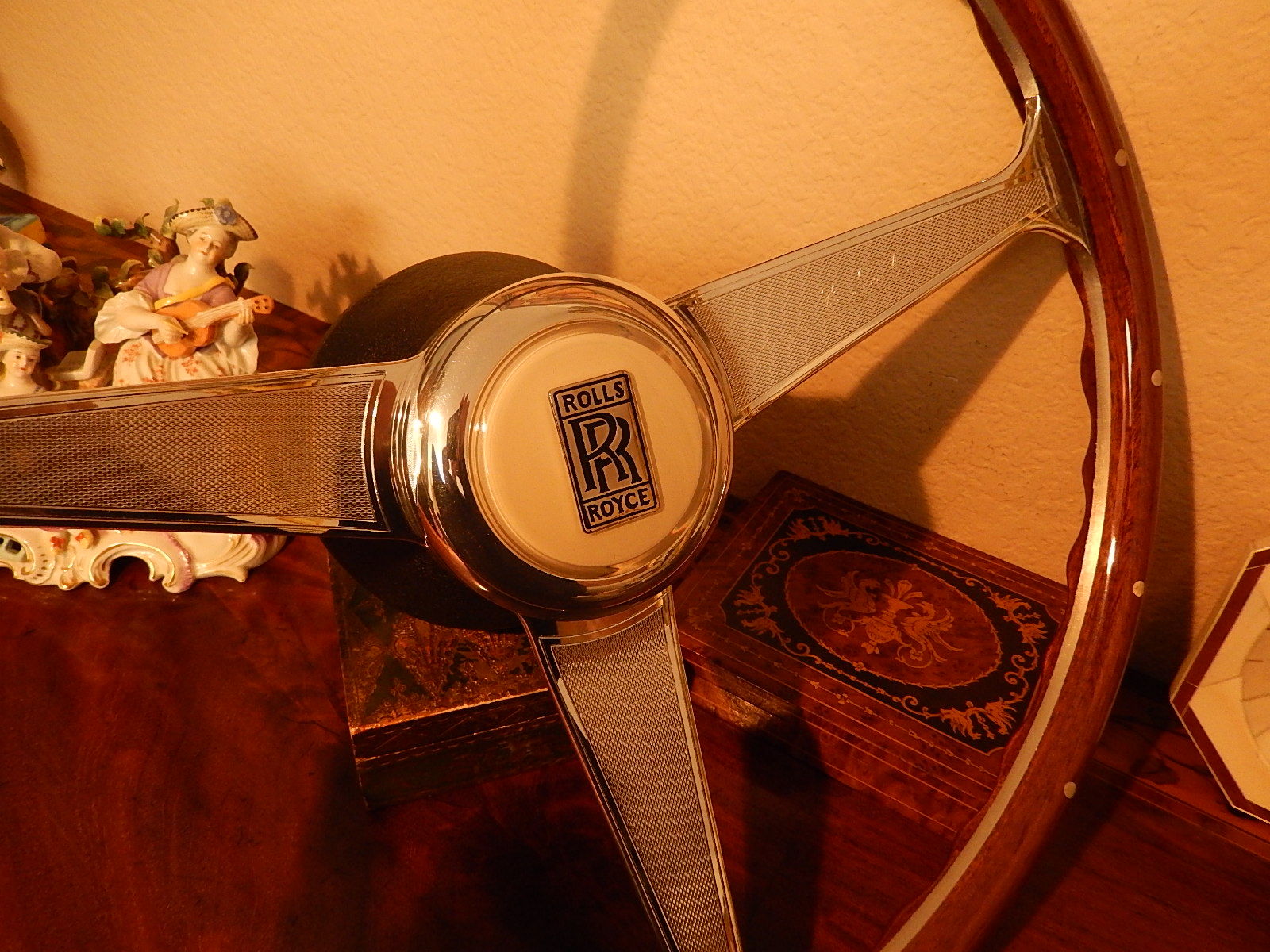Rolls Royce Corniche Camargue Wood Steering Wheel 15" engraved + Rivets  NOS NEW