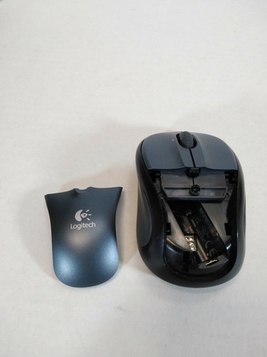 Logitech V220 (M-RBS136) Wireless Mouse NO RECEIVER - Picture 2 of 2