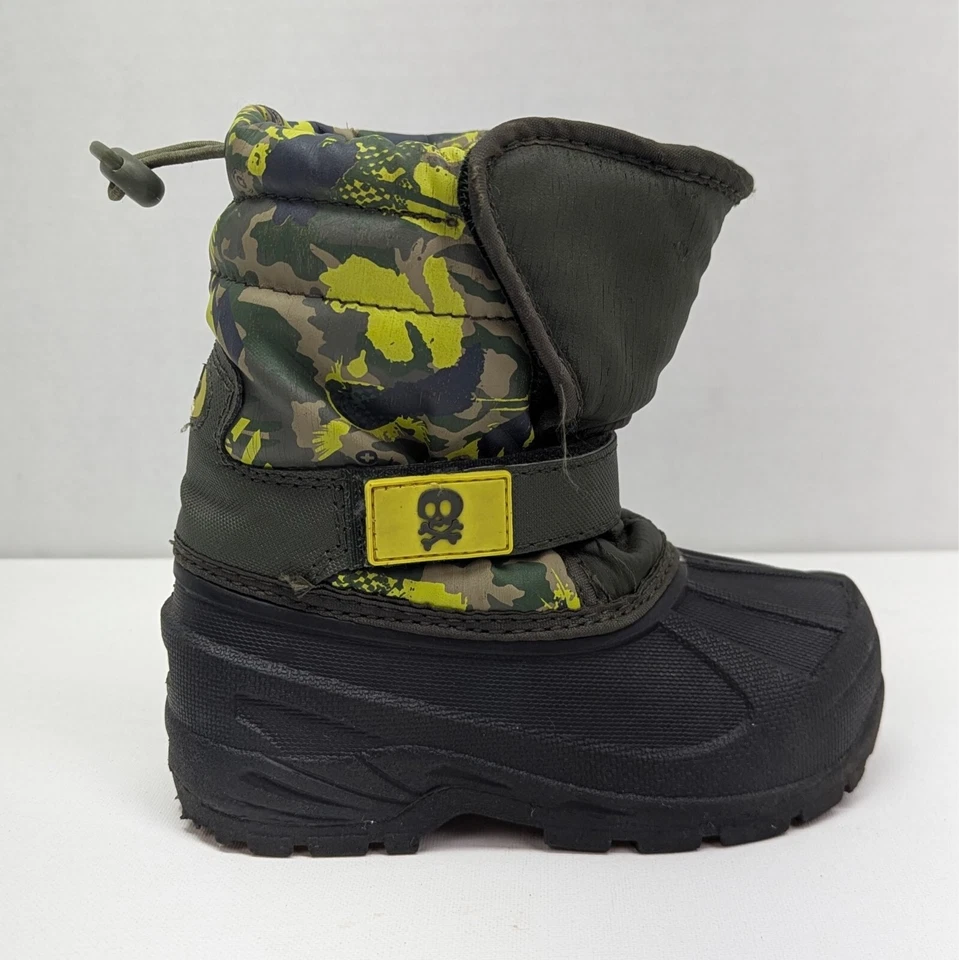 Lote de 2 Zapatos Niños Niños Talla 8, Zapatillas Fila Negras y Rojas, Botas de Nieve Camufladas Verdes Foto 3 de 4