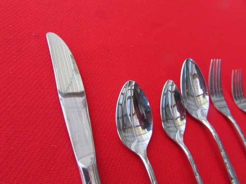 Swagger aka Fantasia Pattern 6 Piece Place Set By Rebacraft Stainless Burnished - Picture 3 of 12
