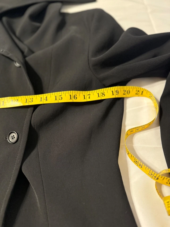 Chaqueta forrada ajustada negra asimétrica vintage IVAN Grundahl talla 42 Foto 4 de 4