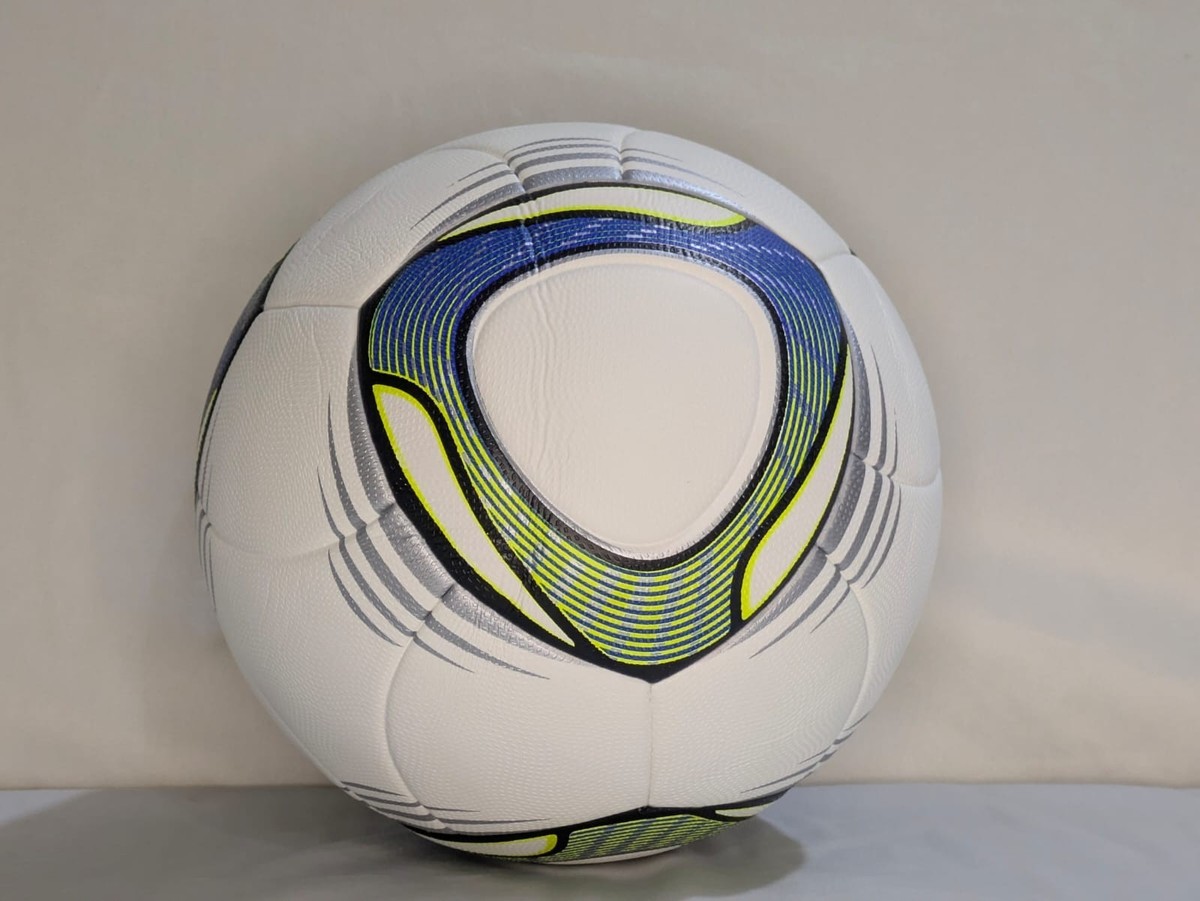 adidas FIFA Quality サッカーボール　スピードセル Adidas Speedcell Womens World Cup 2011 Official Match Ball Size 5