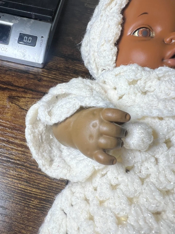 Muñeca bebé Mattel niña Tender Love afroamericana 1972 Squeeze Cries Crochet Foto 3 de 4