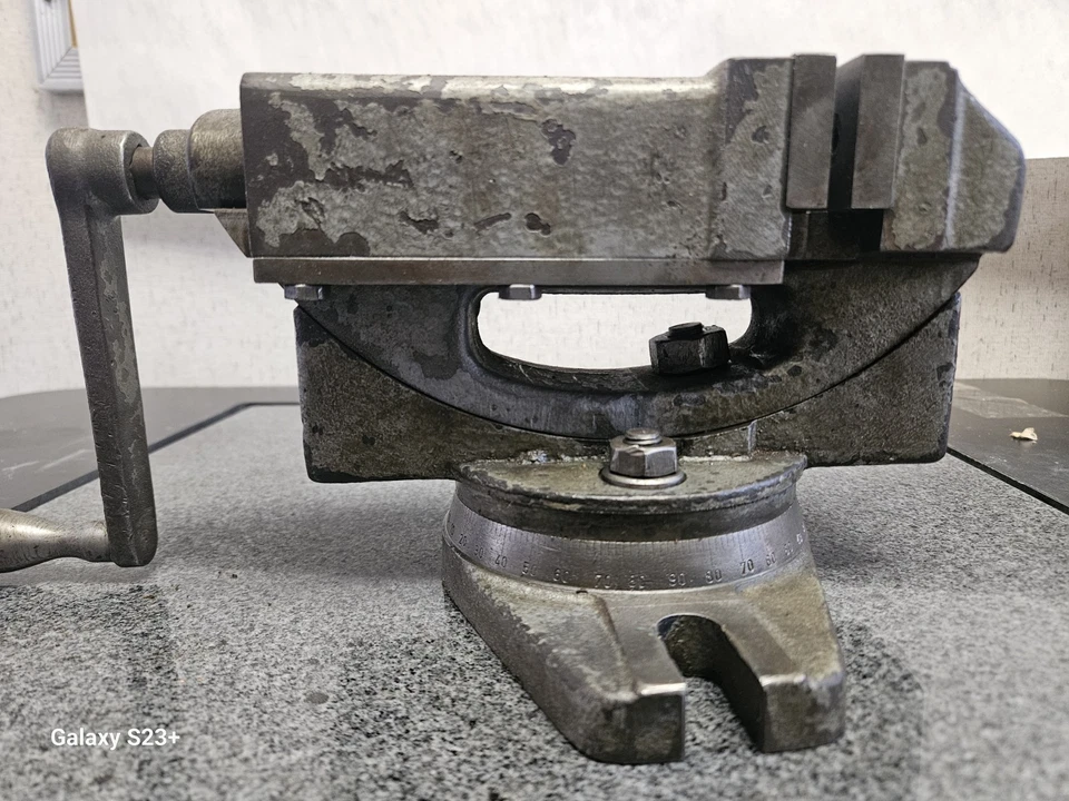 Tornillo giratorio inclinable de 3" Foto 2 de 4