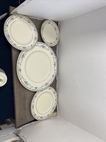 Minton Bone China, Bellemeade 5 Pcs. Set Dinner/salad/Bread/Saucer/Cup - Picture 6 of 11