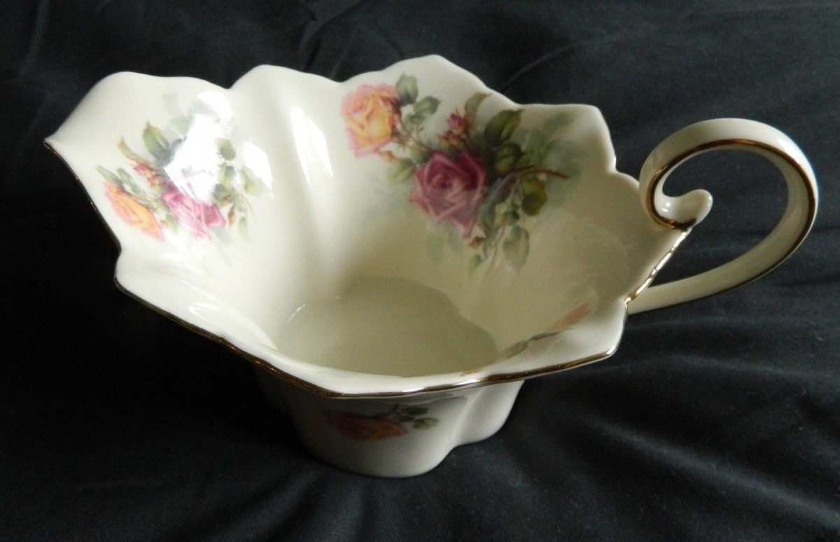 フィエスタ　fiesta gravy boat ローズ　ヴィンテージ フィエスタ fiesta gravy boat ローズ ヴィンテージ fiesta 食器の