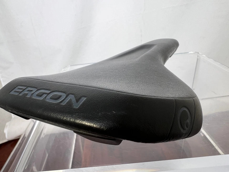 Ergon SMR3-M 碳纤维导轨鞍座超薄 V-Flex 结构碳复合材料 — 第 2/4 张图片