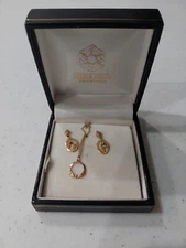 Vintage 10KT Tri Color Gold Black Hills Grape Leaves Necklace Earrings Set VTG