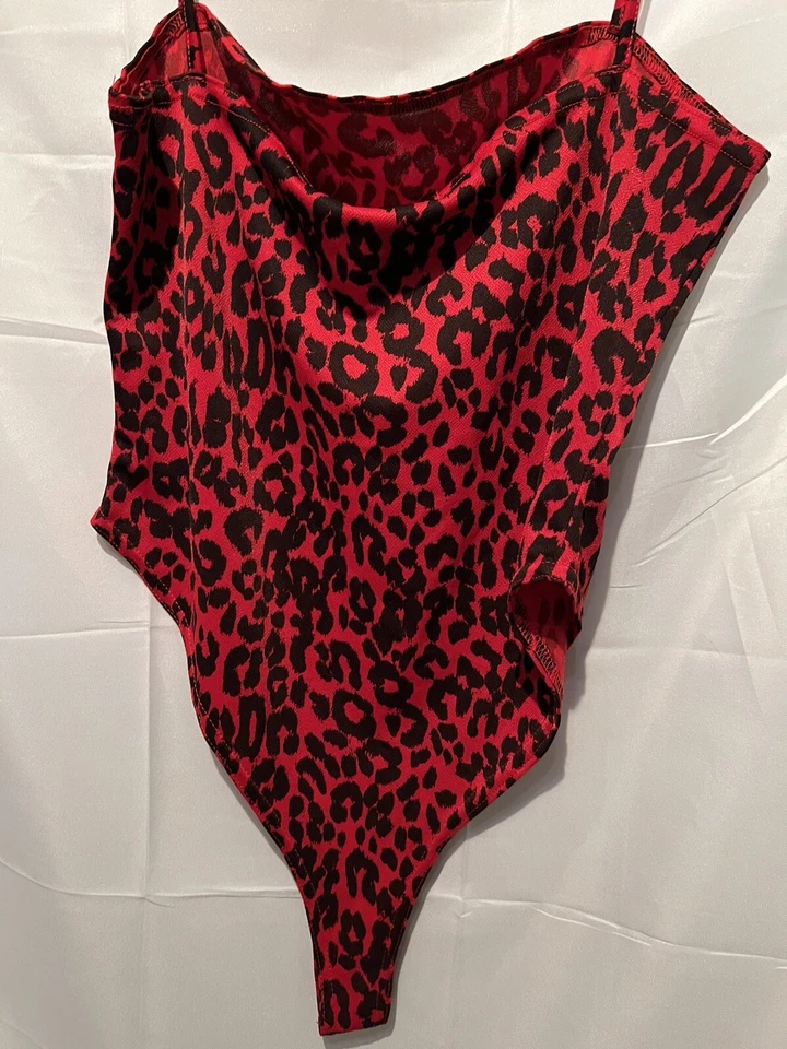 Boohoo Woman’s Cheetah Print Red Black Polyester One Piece Size US 12  Nice - Image 4 of 4
