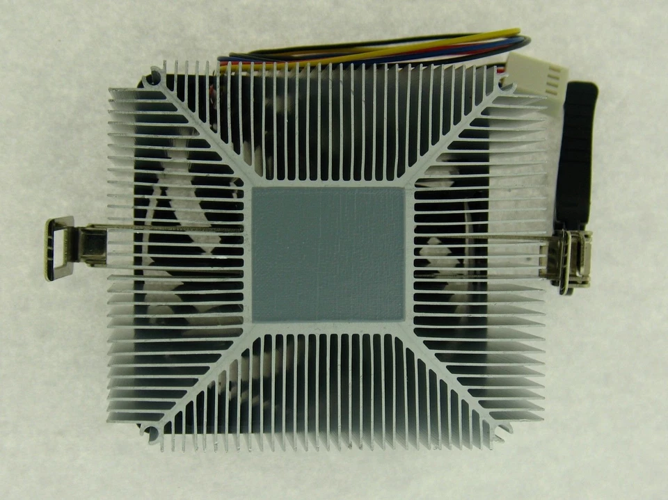 AMD Z7UH01R101 Socket FM1/AM3+/AM3/AM2+/AM2/1207/940/939/754 Aluminum Heat Sink - Image 2 of 2