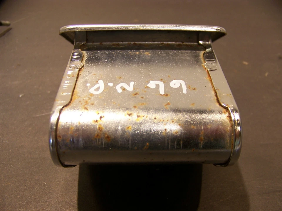 Chrysler Newport 1966 cenicero receptáculos par OEM New Yorker 300 Town & Country Foto 4 de 4