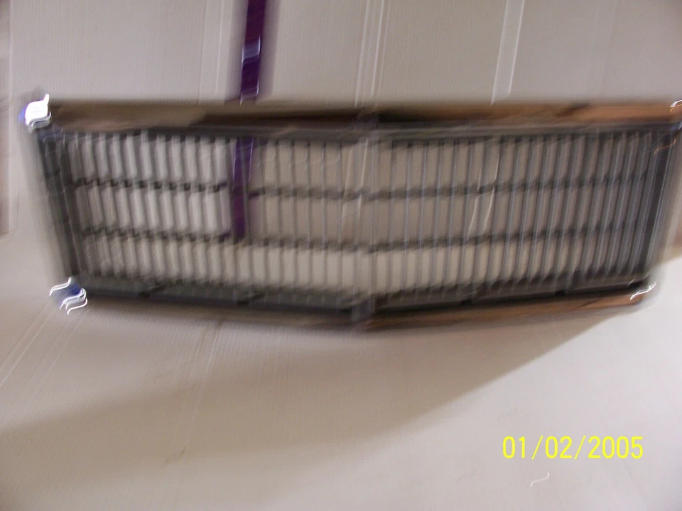 Mercury Marquis Grill Colony Park Wagon 1977 1978 usado OEM # D5MB 8150 A  Foto 2 de 4