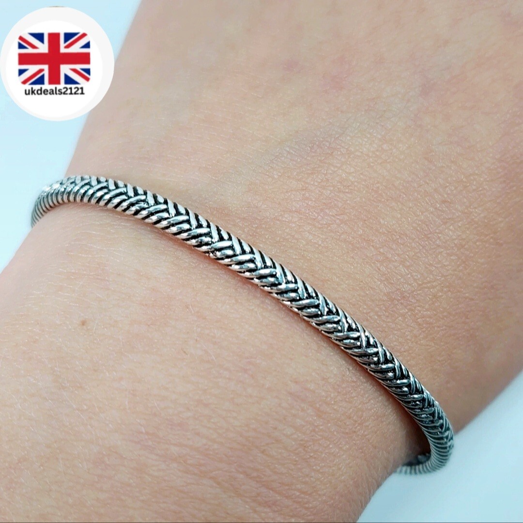 Twist Hand Fish Sleeve Bracelet Gift for Men and Women-image