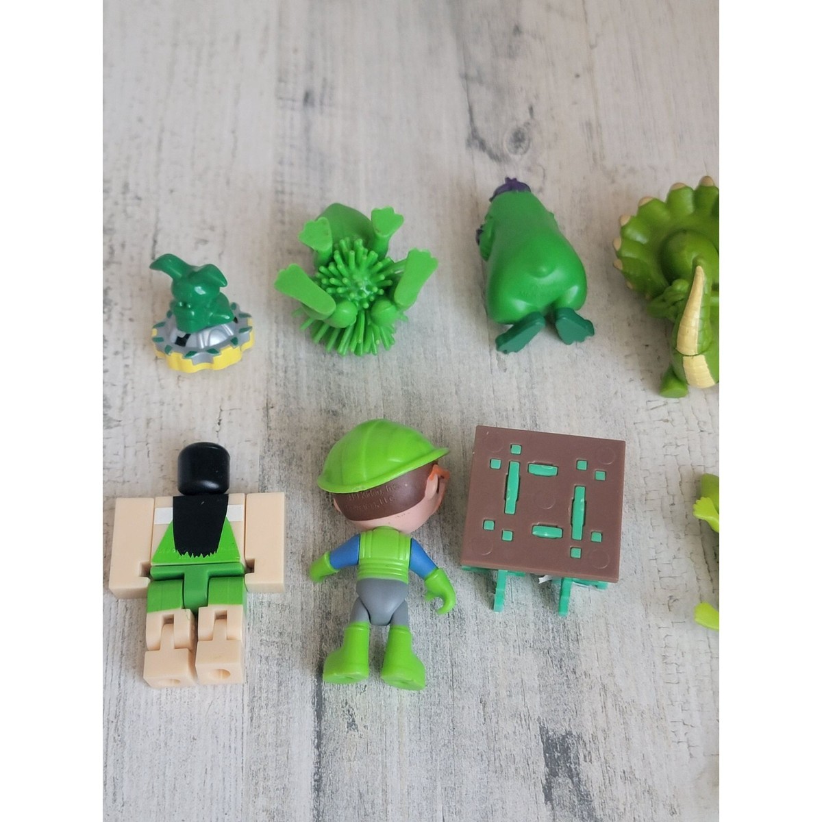 Green toy variety frog dinosaur lizard grass alien guy set monster