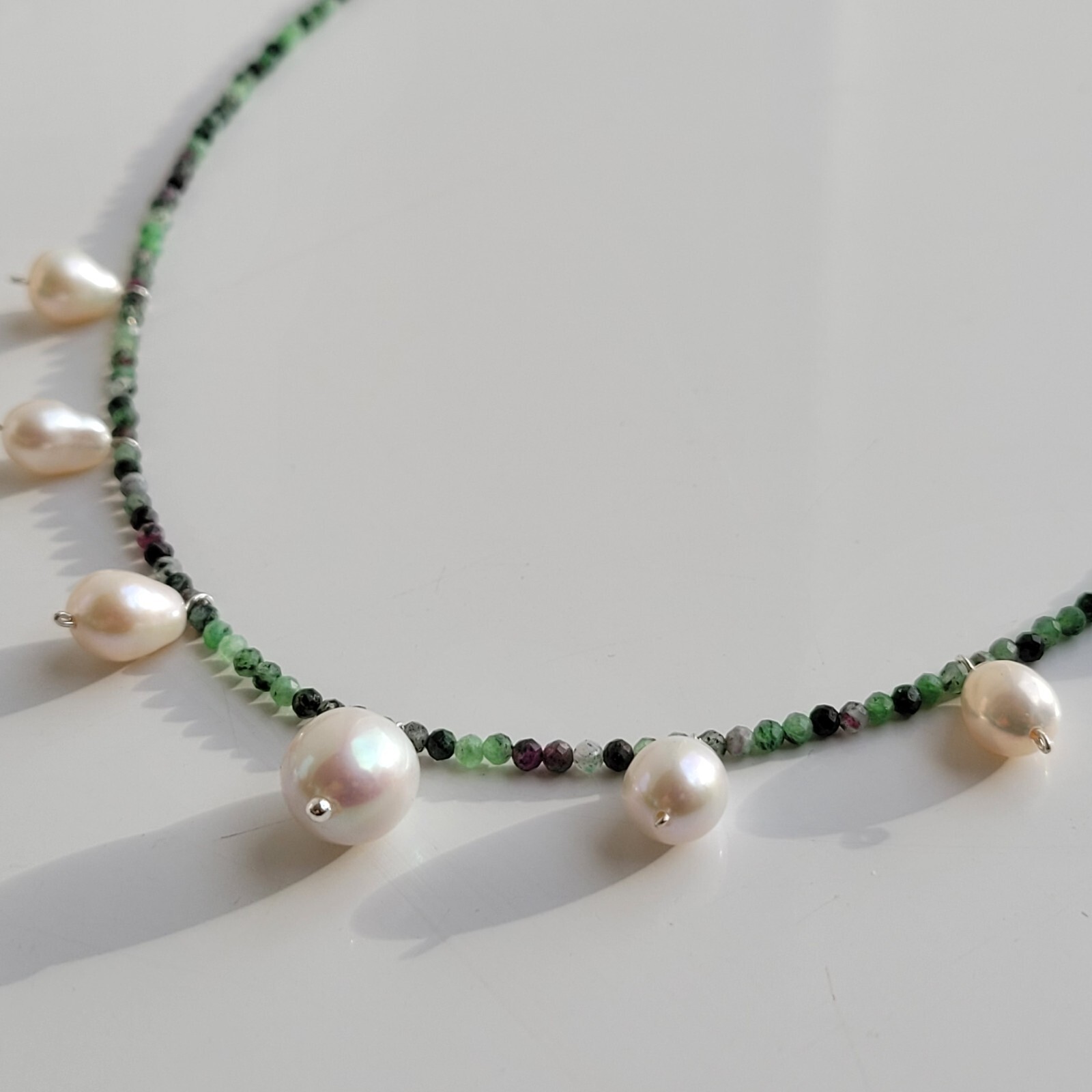 Collier argent anti-ternissement perle de culture et rubis-zoïsite fait main