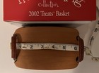 Longaberger 2002 Treats Basket-Plastic Liner, 2 Fabric Liners/Lid/Ceramic Tie on — photo 3