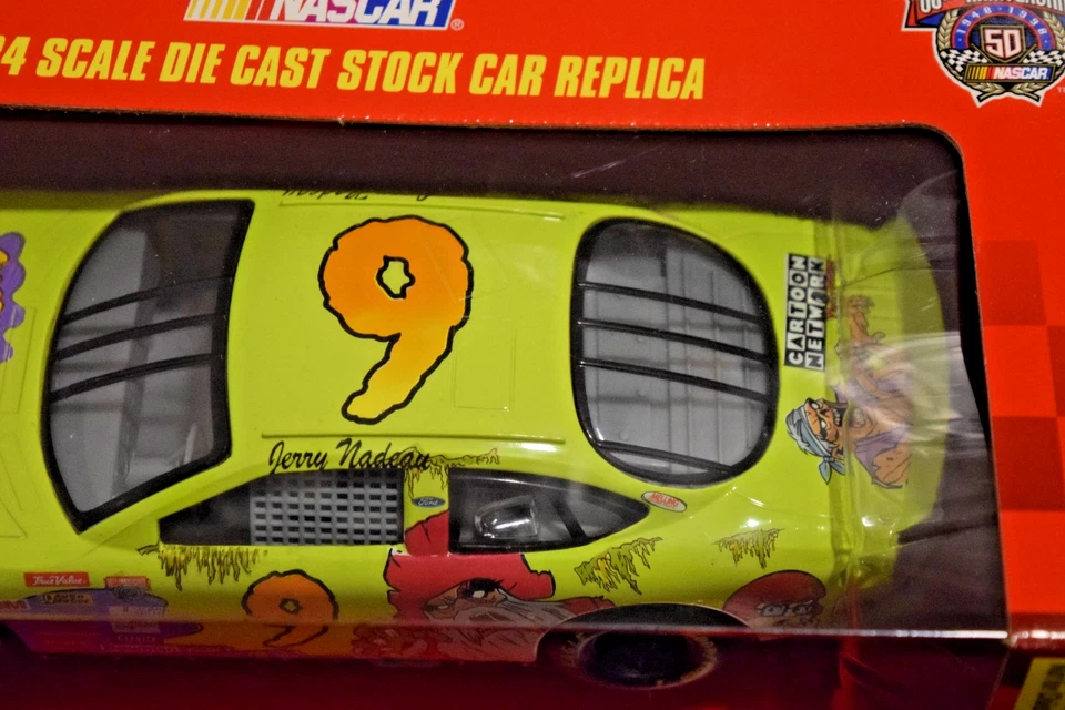 Campeones de carreras Jerry Nadeau #9 Scooby Doo 1998 en Zombie Island escala 1:24 Foto 4 de 4