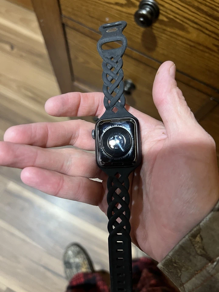 Apple Watch SE GPS LTE 40mm Foto 2 de 3