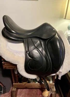 Antares Monoflap Cadence Dressage Saddle; 2013 model, extra long flaps; MW tree