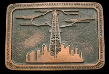 QG02105 LARGE VINTAGE 1980 **STANDARD OIL DERRICK & REFINERY**  OILFIELD BUCKLE