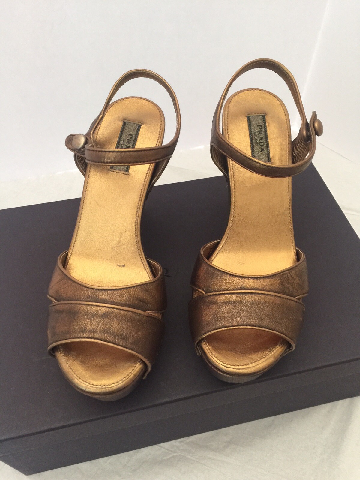 PRADA NAPPA FUME, Old guld, Storlek 35.5 PRADA NAPPA FUME, Old guld, Storlek 35.5