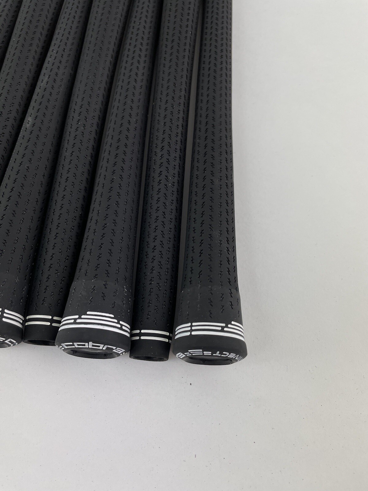 Lamkin Cobra Golf Grips Set (8) Standard /+58R /Black/White /New eBay