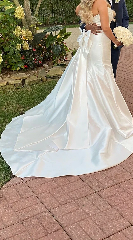 Beautiful Pnina Tornai Strapless Mikado Fit and Flare with Draped Bodice and Bow - Image 4 of 4