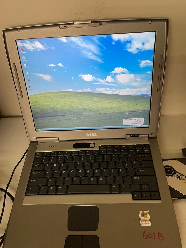 Dell Latitude Win XP Parallel port-9 pin Serial Port-RS232 Floppy & DVDRW #601B - Image 3 of 4