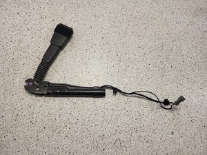 BMW E90 320d, Untergurt mit Gurtstrammer links, 72117213563