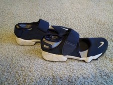 Nike Air Rift Junior Training, Size UK 3,5, Dark Blue Colour