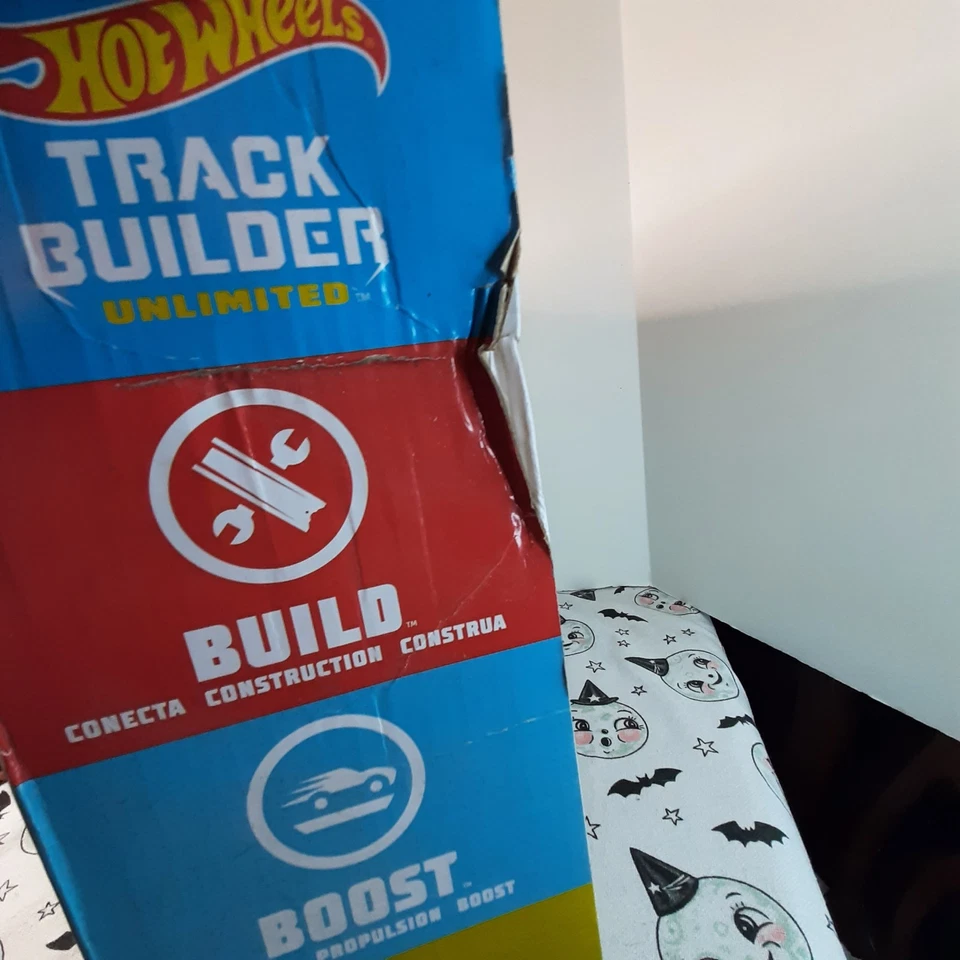 Hot Wheels Track Builder Unlimited Corkscrew Twist Kit Race Track 2022 Car Toy - Image 3 of 4