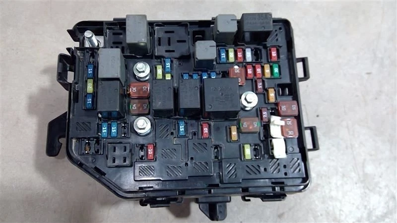 2019-2022 CHEVROLET SPARK ENGINE FUSE BOX 42702553 - Image 2 of 4