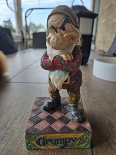 JIM SHORE Walt Disney Showcase GRUMPY Collectible Figure RARE!