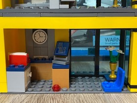 LEGO City Police Set 3661 Bank & Money Transfer with Box & Manuals