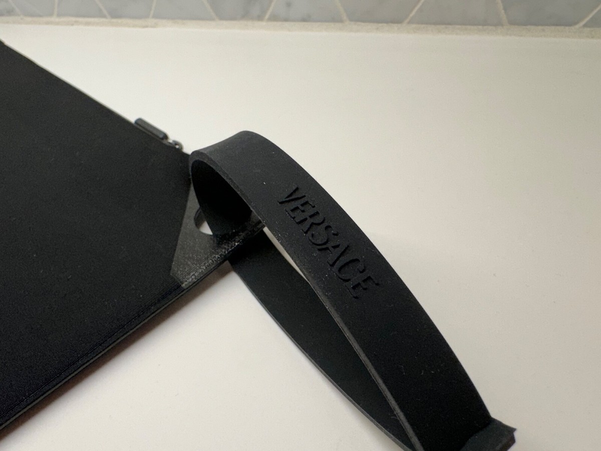 【限定品箱アリ】VERSACE ブラックナイロンポーチ NEW Versace Black Neoprene Zip Pouch Wristlet Purse Bag Clutch