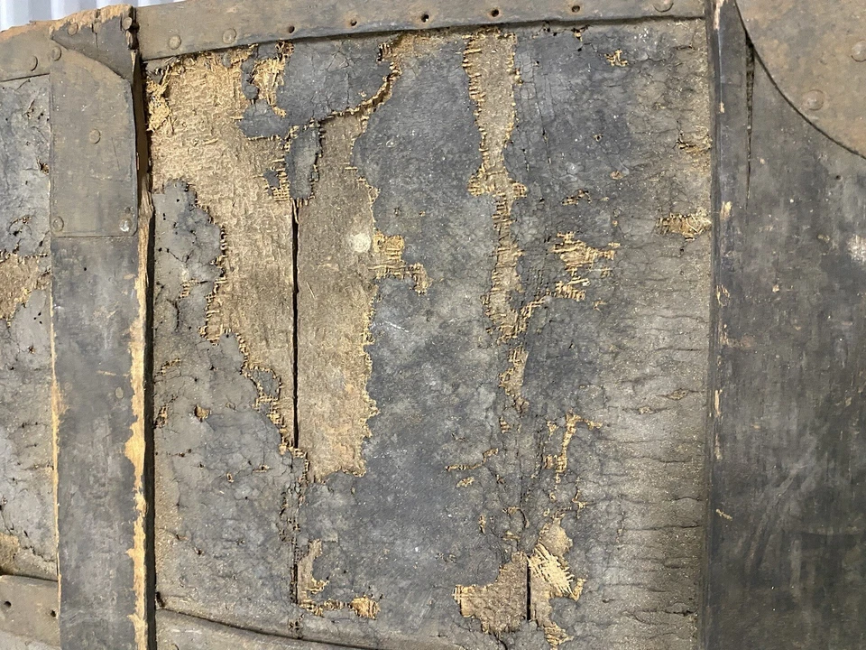 Antiguo baúl trasero Louis Vuitton camel pre logotipo Foto 3 de 4