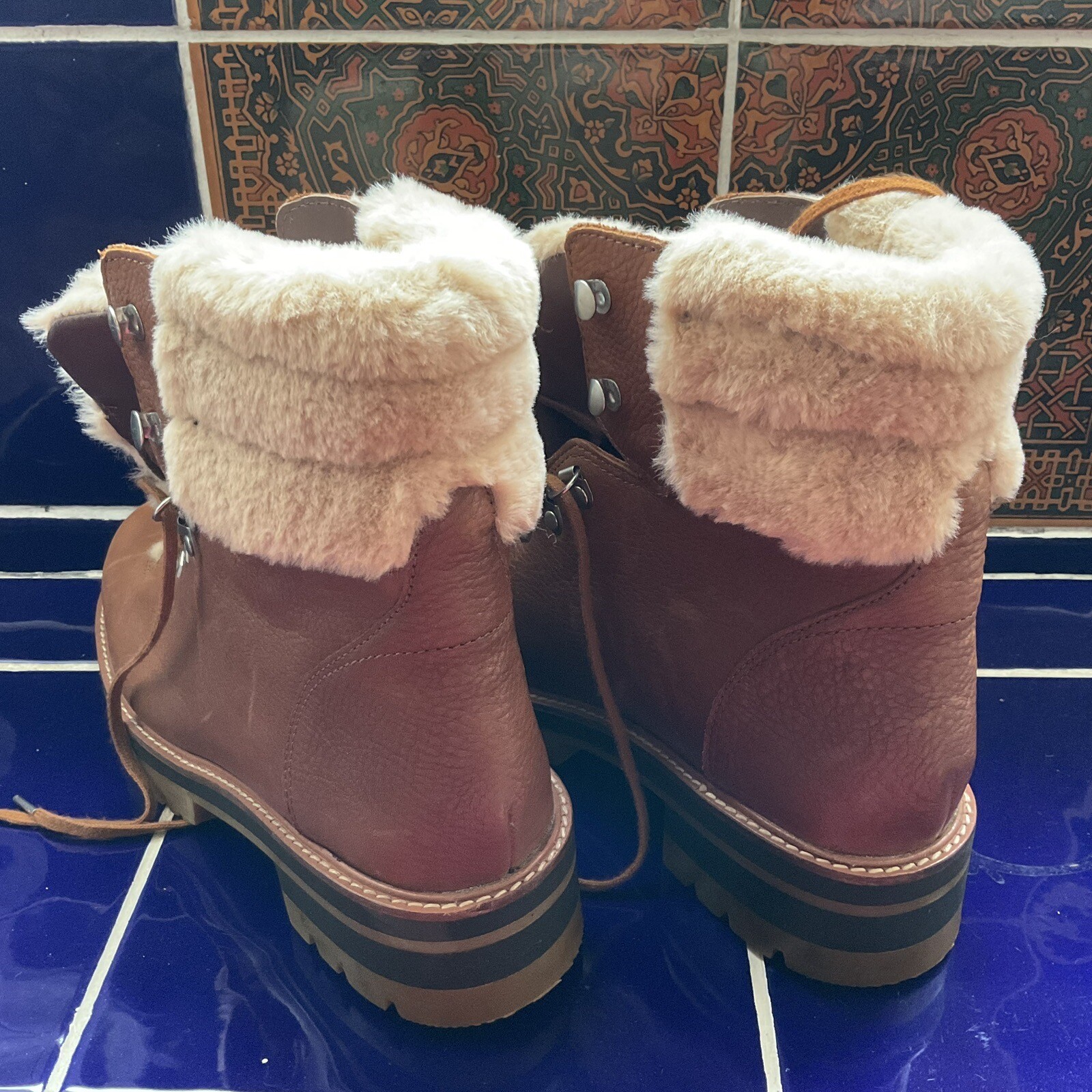 Orianna clarks womens boots, size 6, tan leather, faux fur, hiker boots