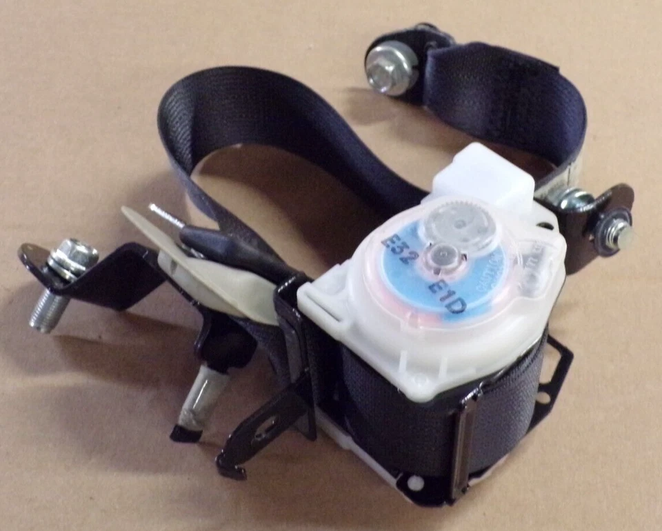 2013 2012 kia soul задний ремень безопасности натяжитель (пассажирский) - Изображение 2 из 2