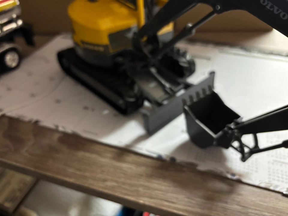 10" LONG NEW RAY VOLVO ECR88D EXCAVATOR, NO PACKAGING # B 698 - Image 2 of 3