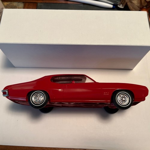 1970 Pontiac GTO Plastic Promo Model 1/25 Scale Red - Picture 4 of 10