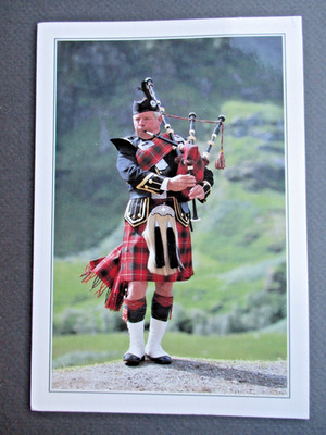 POSTKARTE Piper Glencoe Highlands of Scotland gestempelt 1997 Rotary Glasgow Convent