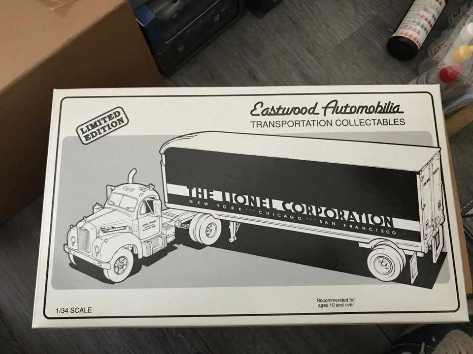 First Gear 60 1960 Mack Model B-61 Tractor & Trailer Lionel Trains 19-0116 1:34 - Image 2 of 4