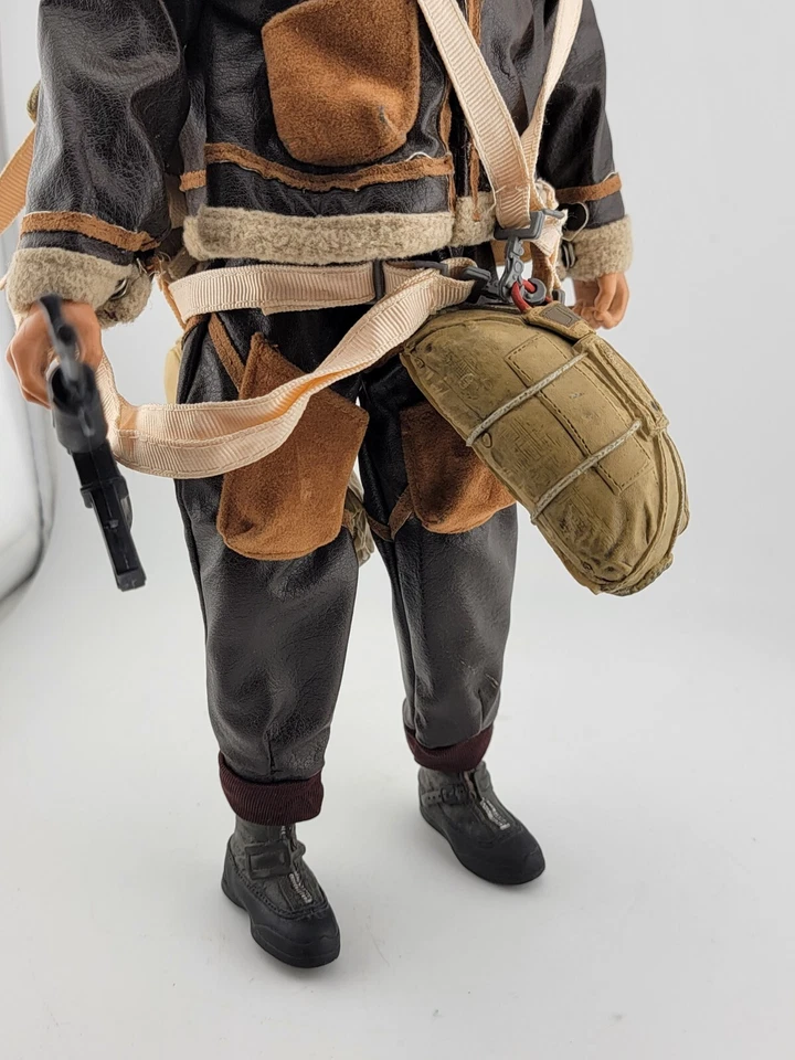 1/6 21ST CENTURY US B-17 8TH AIR FORCE WAIST GUNNER .50 CAL DRAGON BBI DID WW2 - Image 4 of 4