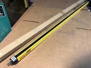 New Banner Engineering 55070 Micro Screen 44 Safety Light Curtain