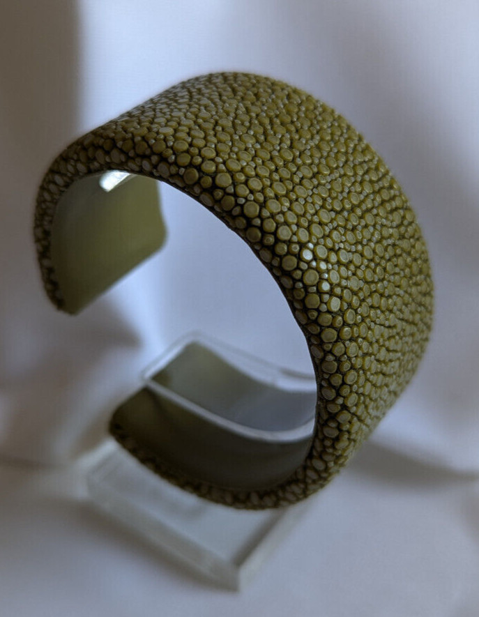 Bracelet en galuchat cuir véritable couleur Olive 30 mm, cadeau luxe parfait