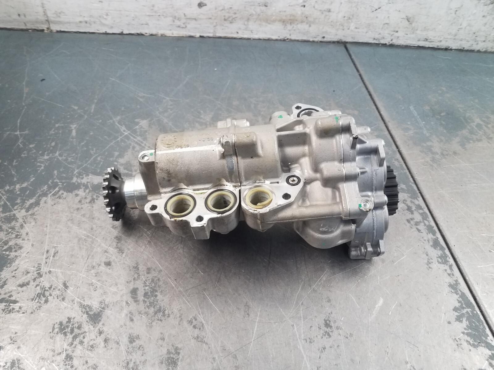 15 16 17 McLaren 675LT MT838T 3.8 3.8L Oil Pump Assembly - * #1001 H1