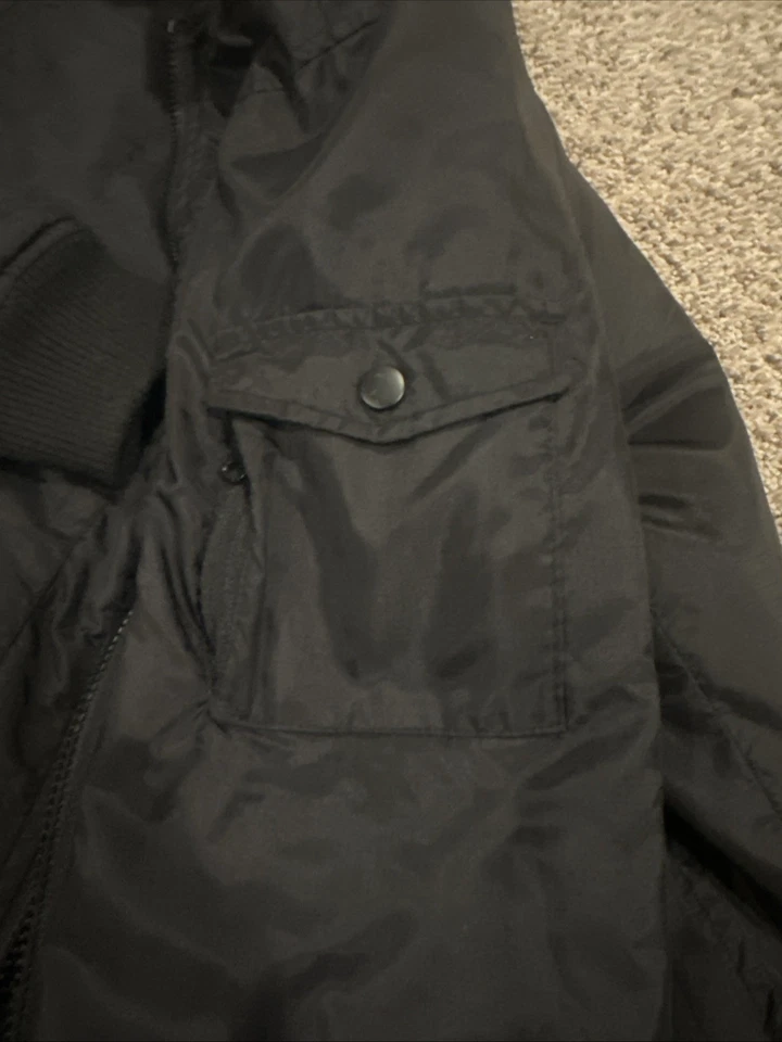 Chaqueta Bomber Hombre, FiveFour, Pequeña, Cremallera Completa, Impermeable, Negra Foto 4 de 4
